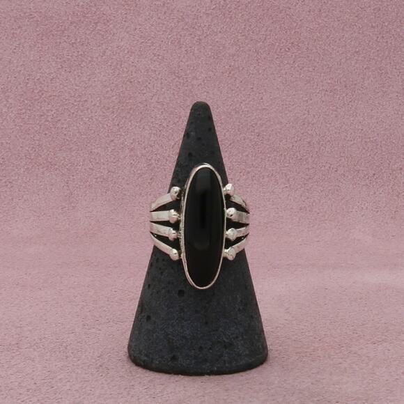 Native Jewelry - navajo sterling silver vintage beaded black onyx ring size 6